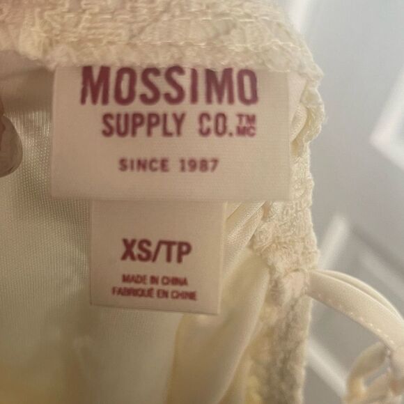 Massimo NWT’s Cream Lace Floral Romper w/ Adjustable Straps - Picture 7 of 10